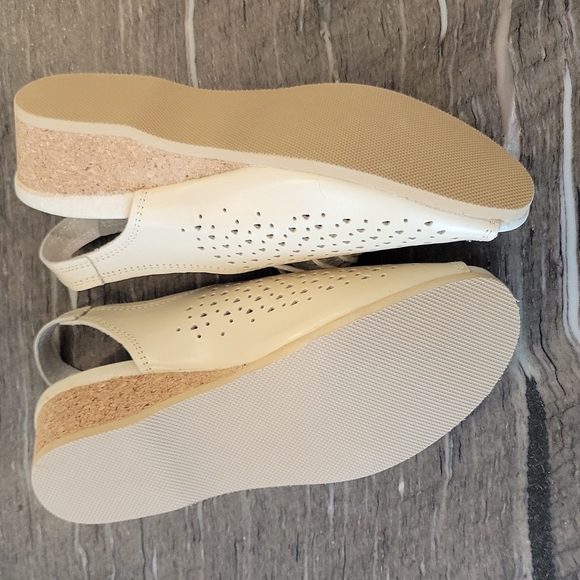 Worishofer cream leather slides size 38 US 7.5 NWOT - Picture 2 of 3